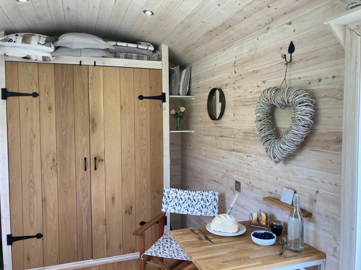 Slades Farm Glamping Villa Уестбъри Екстериор снимка