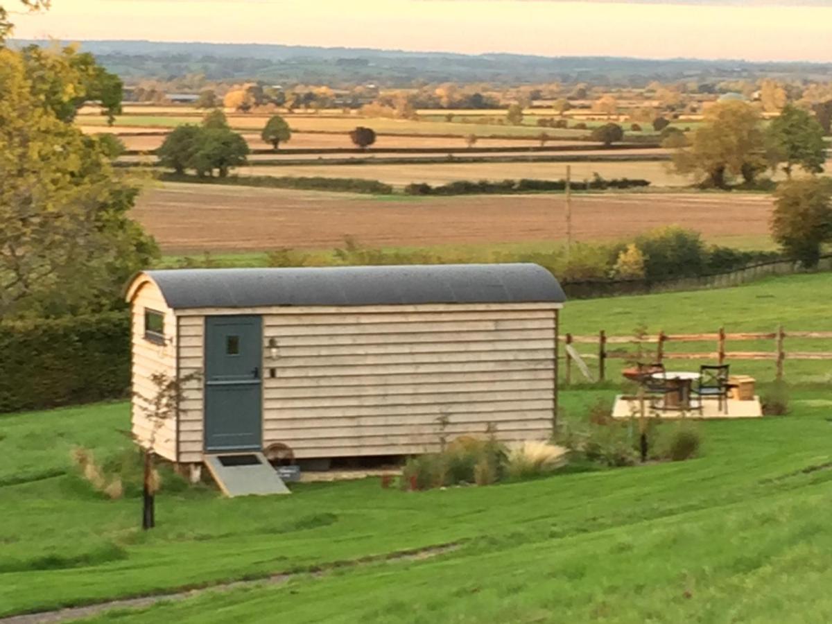 Slades Farm Glamping Villa Уестбъри Екстериор снимка